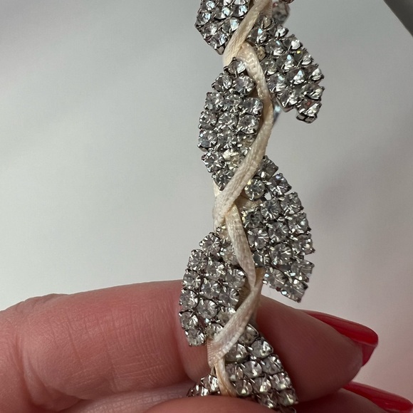 NWOT Nordstrom Teardrop Rhinestone Leaf Crown Headband - Picture 9 of 11